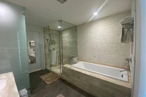 Condominio en venta en Miami, Florida, 3 dormitorios, 157.75 m2 № 1958272 - foto 13