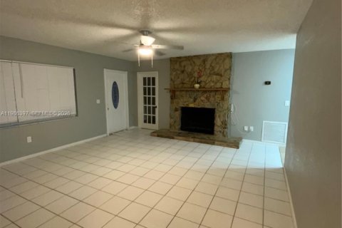 Casa en alquiler en Boca Raton, Florida, 3 dormitorios, 134.24 m2 № 2048057 - foto 2