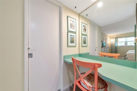 Copropriété à vendre à Sarasota, Floride: 2 chambres, 101.26 m2 № 2150837 - photo 28