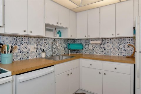 Copropriété à vendre à Sarasota, Floride: 2 chambres, 101.26 m2 № 2150837 - photo 10