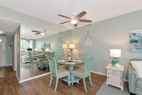 Copropriété à vendre à Sarasota, Floride: 2 chambres, 101.26 m2 № 2150837 - photo 6