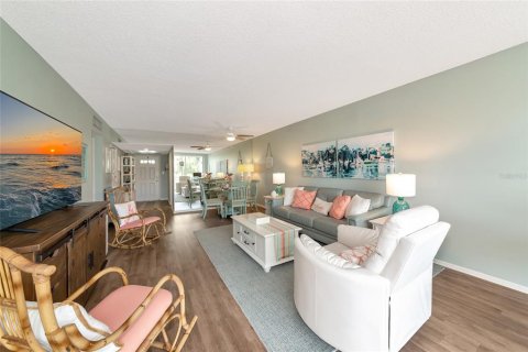 Copropriété à vendre à Sarasota, Floride: 2 chambres, 101.26 m2 № 2150837 - photo 4