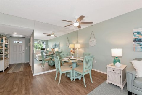 Copropriété à vendre à Sarasota, Floride: 2 chambres, 101.26 m2 № 2150837 - photo 7