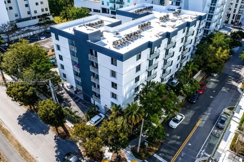 Condominio en alquiler en Miami, Florida, 2 dormitorios, 57.23 m2 № 2271397 - foto 24