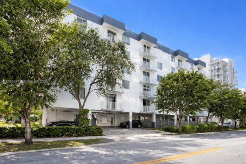 Condominio en alquiler en Miami, Florida, 2 dormitorios, 57.23 m2 № 2271397 - foto 25