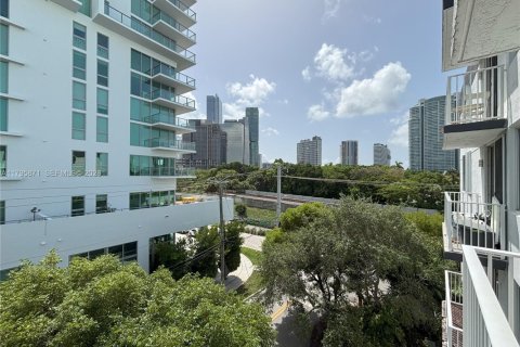 Condominio en alquiler en Miami, Florida, 2 dormitorios, 57.23 m2 № 2271397 - foto 11