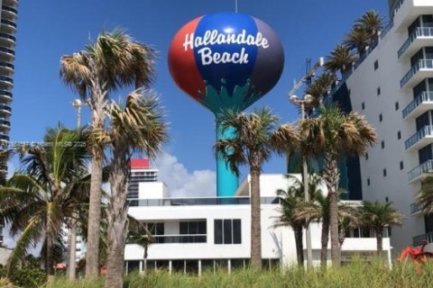 Condominio en venta en Hallandale Beach, Florida, 1 dormitorio, 60.39 m2 № 2017886 - foto 17