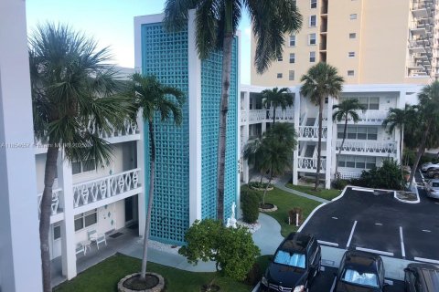 Condominio en venta en Hallandale Beach, Florida, 1 dormitorio, 60.39 m2 № 2017886 - foto 14