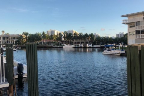 Condominio en Hallandale Beach, Florida, 1 dormitorio № 2017886
