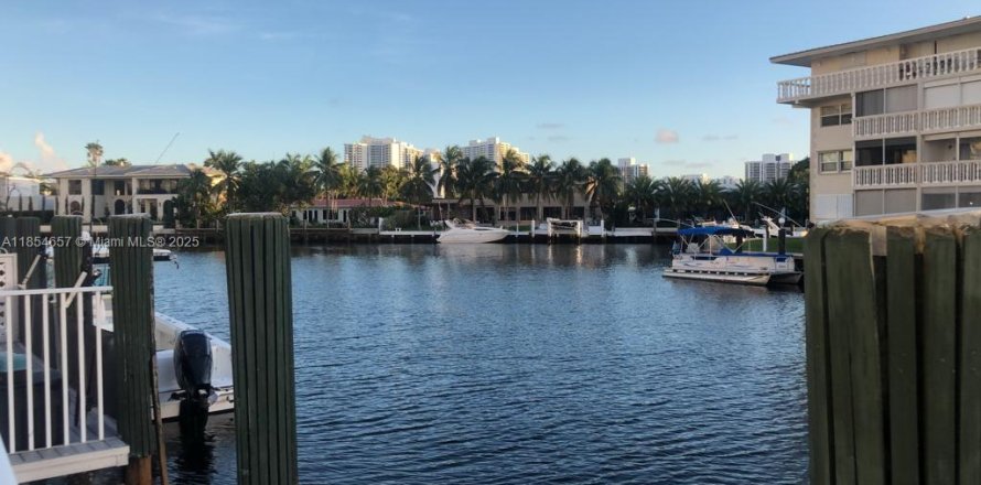 Condominio en Hallandale Beach, Florida, 1 dormitorio № 2017886
