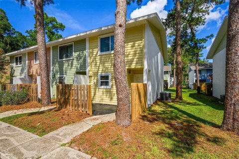 Adosado en Gainesville, Florida 2 dormitorios, 101.64 m2 № 2166942
