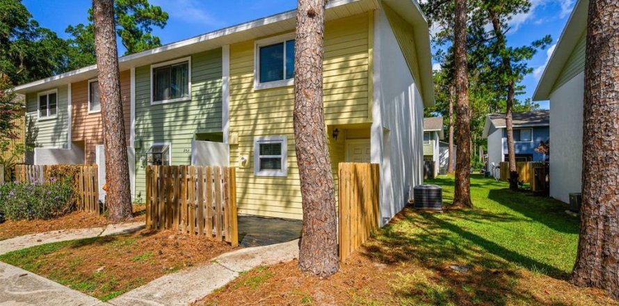 Adosado en Gainesville, Florida 2 dormitorios, 101.64 m2 № 2166942