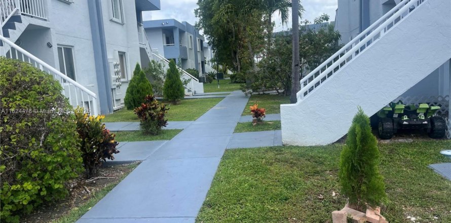Condo in Miami, Florida, 1 bedroom  № 1792423