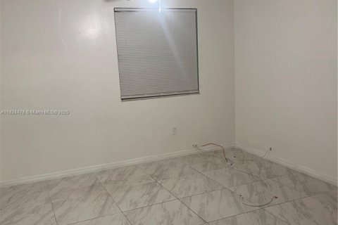 Condo in Miami, Florida, 1 bedroom  № 1792423 - photo 8