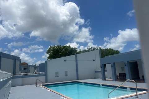Condo in Miami, Florida, 1 bedroom  № 1792423 - photo 4