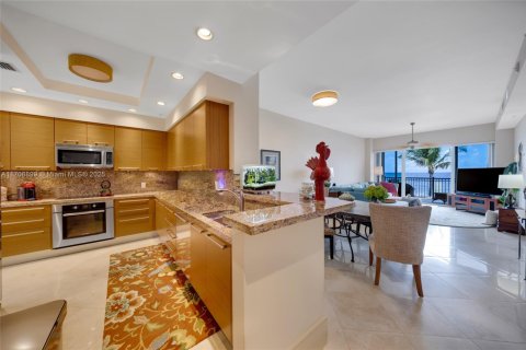 Condo in Lauderdale-by-the-Sea, Florida, 2 bedrooms  № 1865433 - photo 10