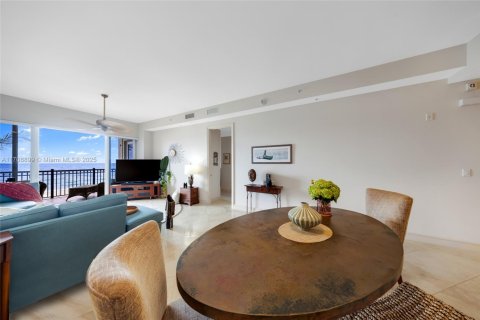 Condo in Lauderdale-by-the-Sea, Florida, 2 bedrooms  № 1865433 - photo 16