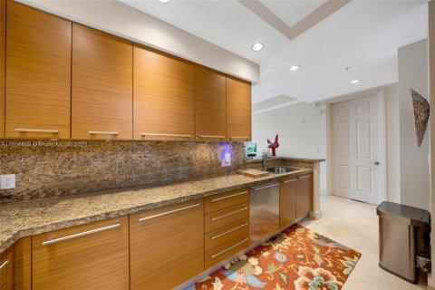 Condo in Lauderdale-by-the-Sea, Florida, 2 bedrooms  № 1865433 - photo 14