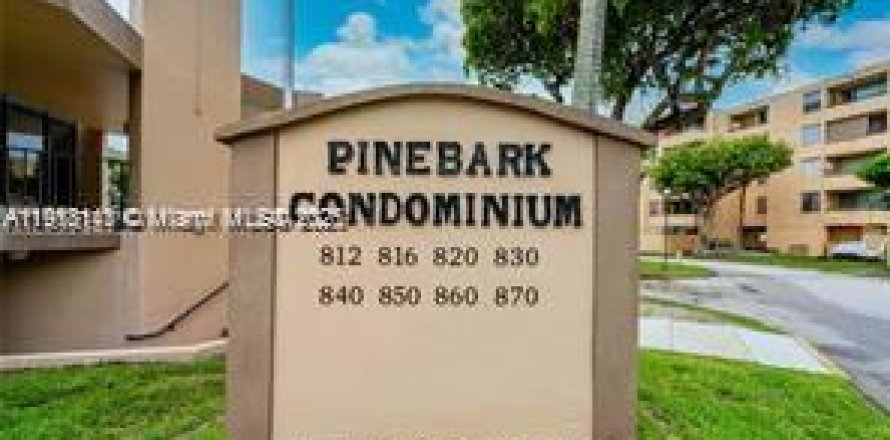 Condominio en Miami, Florida, 2 dormitorios  № 1972991