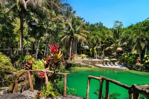 Casa en venta en Miami, Florida, 3 dormitorios, 238.2 m2 № 2184518 - foto 2