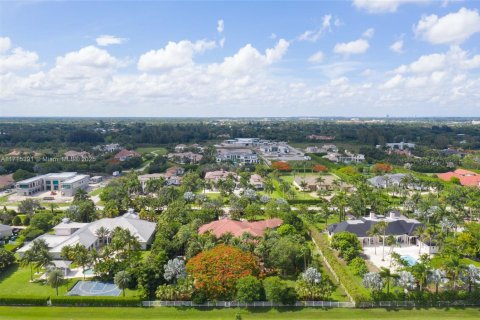 House in Southwest Ranches, Florida 6 bedrooms, 581.38 sq.m. № 1811703 - photo 14