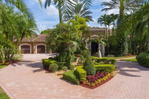 House in Southwest Ranches, Florida 6 bedrooms, 581.38 sq.m. № 1811703 - photo 8