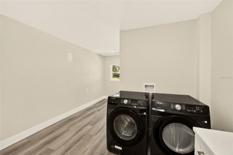Casa en venta en Clearwater, Florida, 6 dormitorios, 341.88 m2 № 2420502 - foto 25