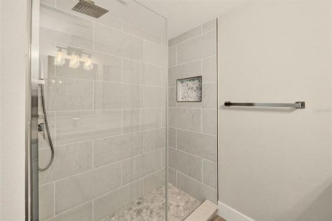 Casa en venta en Clearwater, Florida, 6 dormitorios, 341.88 m2 № 2420502 - foto 30