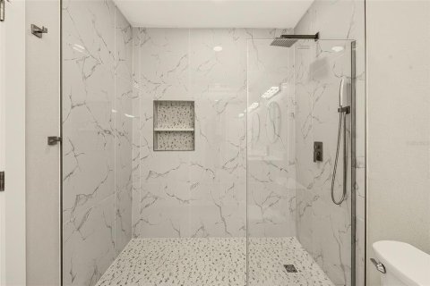 Casa en venta en Clearwater, Florida, 6 dormitorios, 341.88 m2 № 2420502 - foto 23