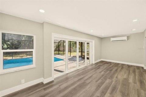 Casa en venta en Clearwater, Florida, 6 dormitorios, 341.88 m2 № 2420502 - foto 17