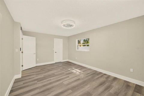 Casa en venta en Clearwater, Florida, 6 dormitorios, 341.88 m2 № 2420502 - foto 29