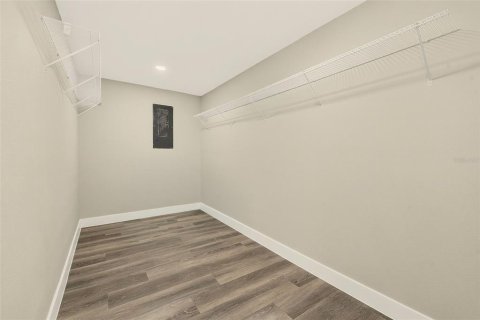 Casa en venta en Clearwater, Florida, 6 dormitorios, 341.88 m2 № 2420502 - foto 24