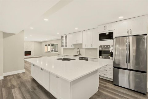 Casa en venta en Clearwater, Florida, 6 dormitorios, 341.88 m2 № 2420502 - foto 11
