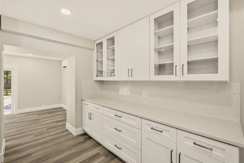 Casa en venta en Clearwater, Florida, 6 dormitorios, 341.88 m2 № 2420502 - foto 12