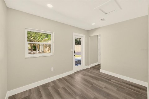 Casa en venta en Clearwater, Florida, 6 dormitorios, 341.88 m2 № 2420502 - foto 27