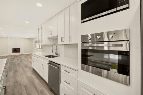 Casa en venta en Clearwater, Florida, 6 dormitorios, 341.88 m2 № 2420502 - foto 13