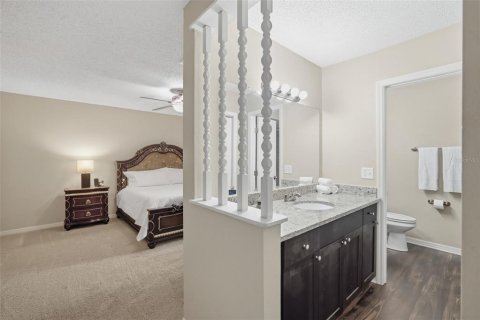 Villa ou maison à vendre à Tampa, Floride: 4 chambres, 240.52 m2 № 2207389 - photo 16