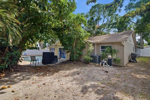 Villa ou maison à vendre à Tampa, Floride: 4 chambres, 240.52 m2 № 2207389 - photo 8