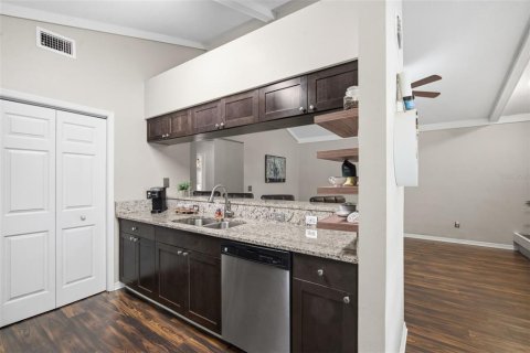 Villa ou maison à vendre à Tampa, Floride: 4 chambres, 240.52 m2 № 2207389 - photo 29