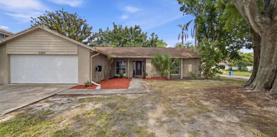 Villa ou maison à Tampa, Floride 4 chambres, 240.52 m2 № 2207389