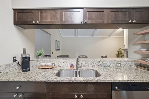 Villa ou maison à vendre à Tampa, Floride: 4 chambres, 240.52 m2 № 2207389 - photo 28