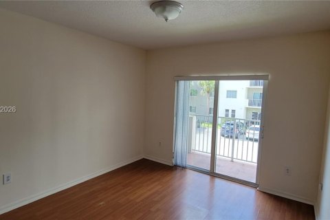 Copropriété à vendre à Cutler Bay, Floride: 2 chambres, 75.16 m2 № 2057749 - photo 2