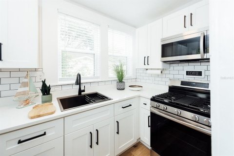 Apartamento en alquiler en Saint Petersburg, Florida, 1 dormitorio, 55.74 m2 № 1870172 - foto 8