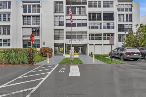 Condominio en Plantation, Florida, 2 dormitorios  № 2023744