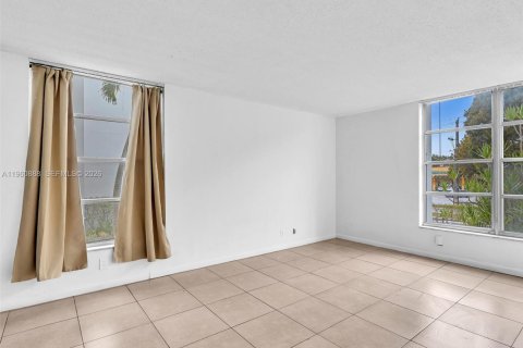 Condominio en venta en Plantation, Florida, 2 dormitorios, 101.26 m2 № 2023744 - foto 18