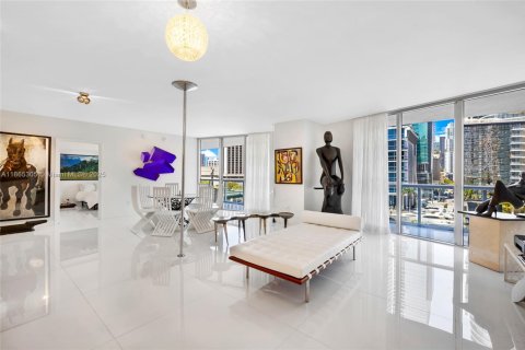 Condo in Miami, Florida, 2 bedrooms  № 2023055