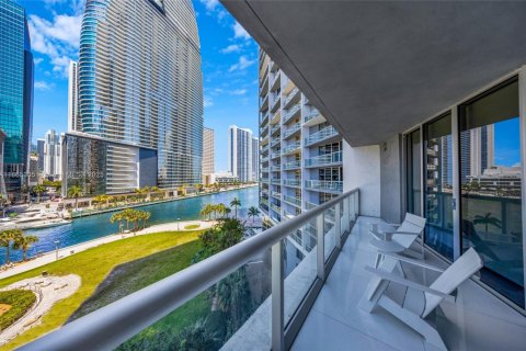 Condo in Miami, Florida, 2 bedrooms  № 2023055 - photo 10