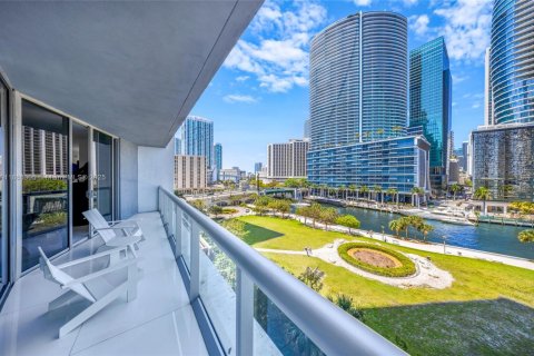 Condo in Miami, Florida, 2 bedrooms  № 2023055 - photo 9