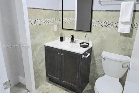 Condo in Coconut Creek, Florida, 1 bedroom  № 2027314 - photo 4