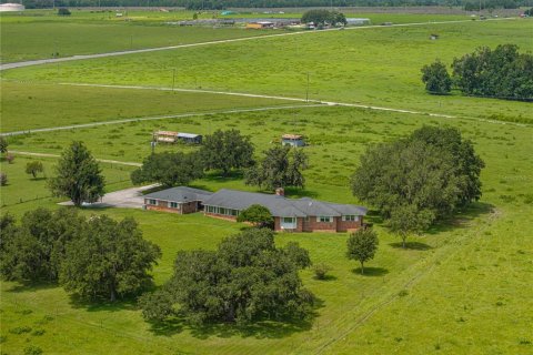 Villa ou maison à vendre à Dade City, Floride: 5 chambres, 385.36 m2 № 1754699 - photo 9